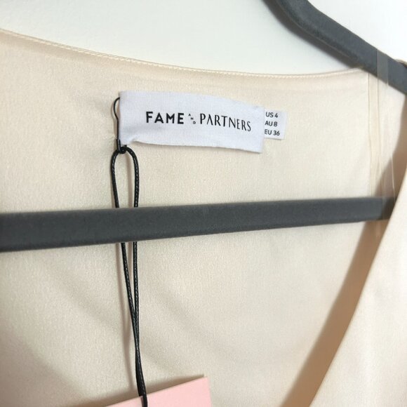 Fame & Partners Flutter Sleeve Set - Brand New - Picture 2 of 5